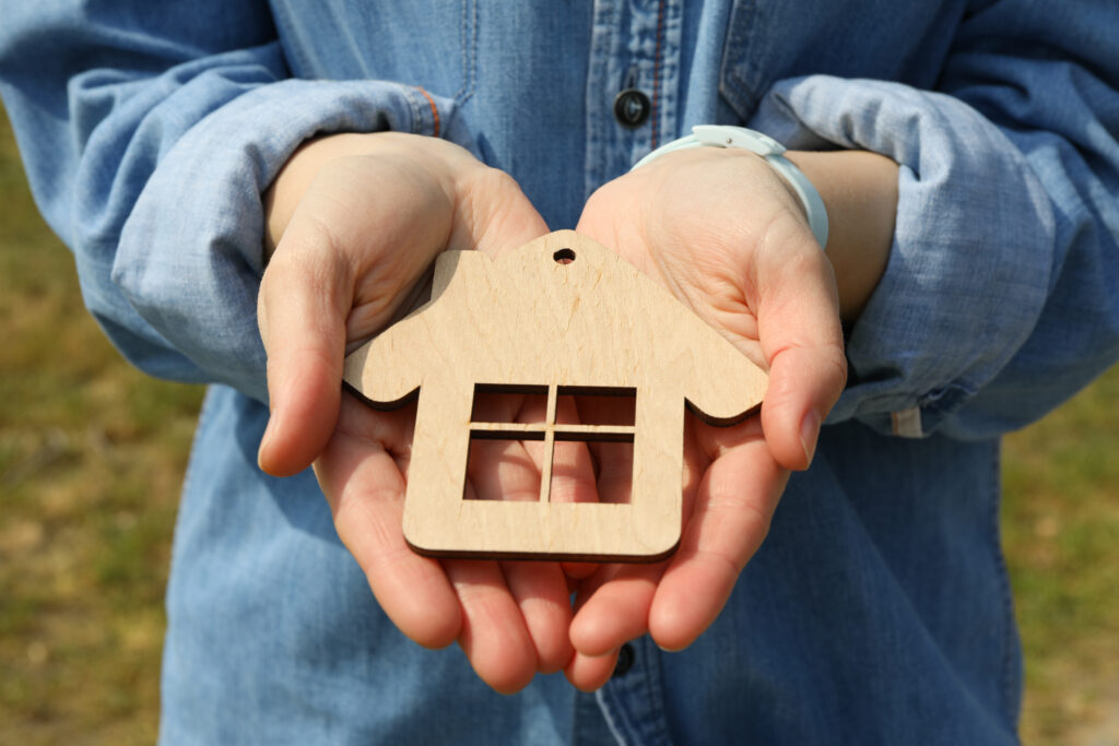 Découvrez comment les saisons influencent vos décisions d'achat et de vente dans le marché immobilier. Apprenez les avantages spécifiques de chaque saison et optimisez votre stratégie pour maximiser vos investissements tout au long de l'année.