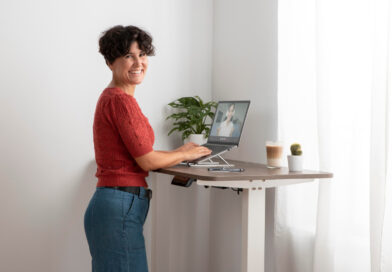Table haute en entreprise : un levier simple pour moderniser vos espaces de travail